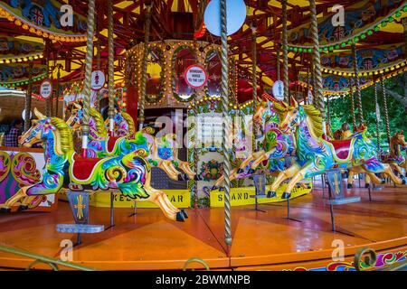 London, Großbritannien, 2019. August, Nahaufnahme des Golden Carousel an der Southbank Stockfoto