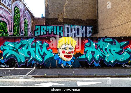 Wandbild von Boris Johnson als Clown von Ante ltd in Fashion Street, Spitalfields, London, Großbritannien Stockfoto