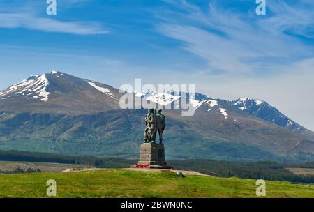 COMMANDO MEMORIAL SPEAN BRÜCKE FORT WILLIAM SCOTLAND VON SCOTT SUTHERLAND MIT BLICK AUF BEN NEVIS UND AONACH MOR Stockfoto