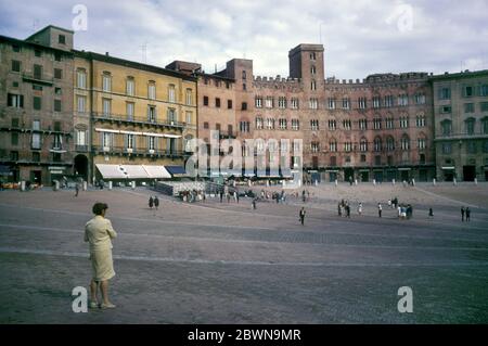 Piazza del Campo im Jahr 1966 in Siena, Toskana, Italien Stockfoto