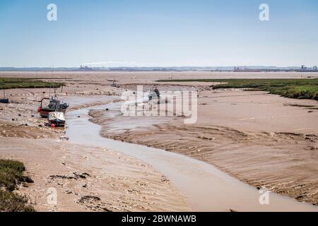 Ein Sommer, drei Bilder HDR von Stone Creek bei Ebbe. Ein Einlass am Fluss Humber im Osten, der von Yorkshire, England, reitet. 28 Mai 2020 Stockfoto