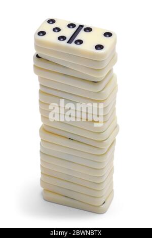Großer Dominostapel isoliert auf Weiß. Stockfoto