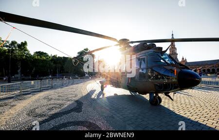 Mittlerer Transporthubschrauber HU-21- SuperPuma. Anzeige von Militärfahrzeugen. Tag Der Spanischen Streitkräfte. Stockfoto