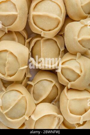 Gefrorene große Knödel Textur in einem Markt Kühlschrank Stockfoto