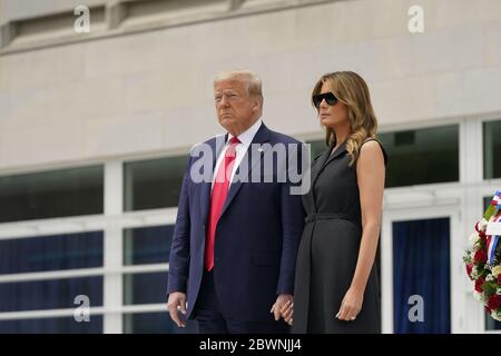 Washington, Vereinigte Staaten Von Amerika. Juni 2020. US-Präsident Donald Trump und First Lady Melania Trump besuchen am Dienstag, den 2. Juni 2020 den Nationalheiligtum Saint John Paul II. In Washington, DC.Quelle: Chris Kleponis/Pool via CNP *** Local Caption *** BSMID5004283 weltweit nutzen Quelle: dpa/Alamy Live News Stockfoto