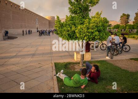 Die ARG-e-Karimkhan (Historisches Schloss von KarimkhanZand) in Shiraz, die seit fast drei Monaten geschlossen sind, um den Ausbruch des Coronavirus zu verhindern, wird den Besuchern geöffnet. Iran, Provinz Fars, Shiraz. Stockfoto