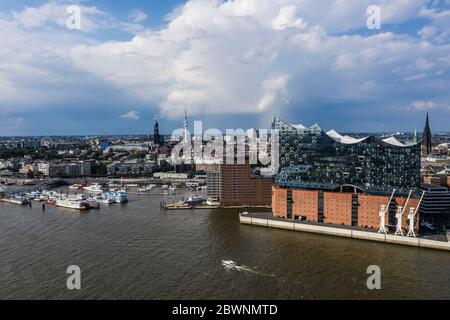 Hamburg, Deutschland. August 2019. Hamburg 2020, Photographie, Fotografie die Elbphilharmonie Quelle: dpa/Alamy Live News Stockfoto