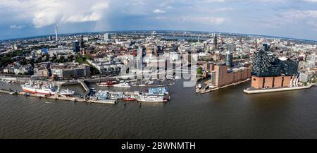 Hamburg, Deutschland. August 2019. Hamburg 2020, Photographie, Fotografie die Elbphilharmonie Panorama Quelle: dpa/Alamy Live News Stockfoto