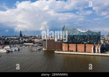 Hamburg, Deutschland. August 2019. Hamburg 2020, Photographie, Fotografie die Elbphilharmonie Quelle: dpa/Alamy Live News Stockfoto
