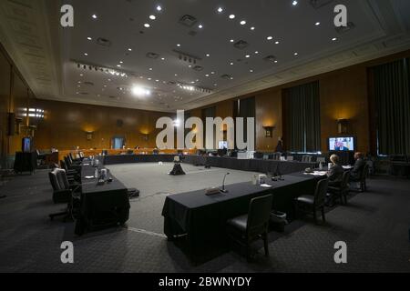 Washington, Usa. Juni 2020. US-Senator Bob Menendez (Demokrat von New Jersey) spricht per Telekonferenz während der Anhörung des US-Senatsausschusses für Finanzen über den Inspektionsprozess der ausländischen Drogenherstellung auf dem Capitol Hill in Washington, DC am Dienstag, den 2. Juni 2020. Pool Foto von Stefani Reynolds/UPI Quelle: UPI/Alamy Live News Stockfoto