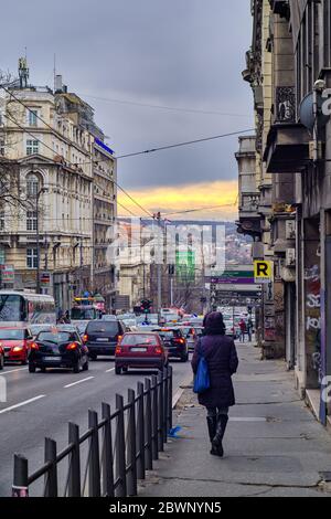 Belgrad / Serbien - 21. Dezember 2019: Kneza Milosa Straße in der Innenstadt von Belgrad, einer der Hauptstraßen in Belgrad, der Hauptstadt Serbiens Stockfoto