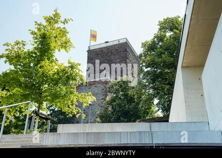 Karlsruhe, Baden-Württemberg, Deutschland - 07.25.2018: Turmberg-Turm auf dem Hügel in Karlsruhe im Schwarzwald Stockfoto