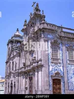 Azulejo Keramikfliesen an der Kirche unserer Lieben Frau von Carmo (Igreja do Carmo), Rua do Carmo, Porto (Oporto), Norte Region, Portugal Stockfoto