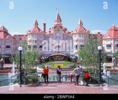 Disneyland Hotel, Disneyland Park, Disneyland Paris, Marne-la-Vallée, Île-de-France, Frankreich Stockfoto