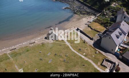 Luftaufnahme von Cwm-yr-Eglwys, Pembrokeshire Wales UK Stockfoto