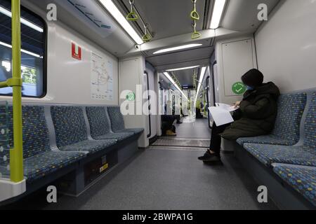 Soziale Distanz in den Zügen der Sydney Metro Stockfoto