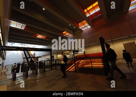 Soziale Abtrennung auf Sydney Metro Norwest Station Driverless Stockfoto