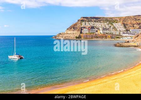 Malerische Bucht des Atlantiks in der Nähe des Strandes von Tauro (spanisch: Playa de Tauro), Puerto Rico de Gran Canaria, Gran Canaria, Spanien Stockfoto