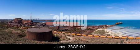 Whyalla South Australia 17. November 2019 : Ansicht der Eisenerzbahnen und Stahlwerke in Whyalla in South Australia Stockfoto