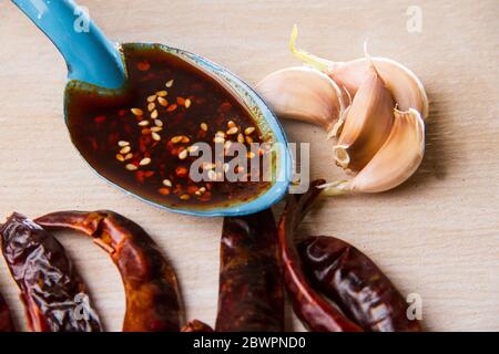 Traditionelle mexikanische macha-Sauce mit Öl und Paprika Stockfoto