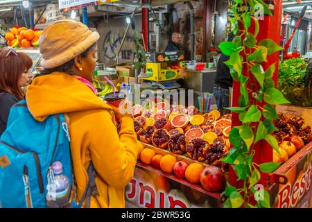 Ansicht des Marktstandes in hatte veHalak Markt auf Ha Carmel Straße, Tel Aviv, Israel, Mittlerer Osten Stockfoto