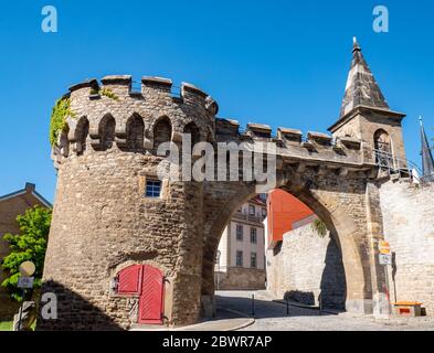 Schief gerautes Tor Schloss Merseburg in Sachsen-Anhalt Stockfoto