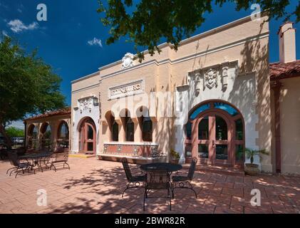 Southern Pacific Depot (1927), jetzt Handelskammer, spanischer Kolonialstil, Edinburg, Rio Grande Valley, Texas, USA Stockfoto