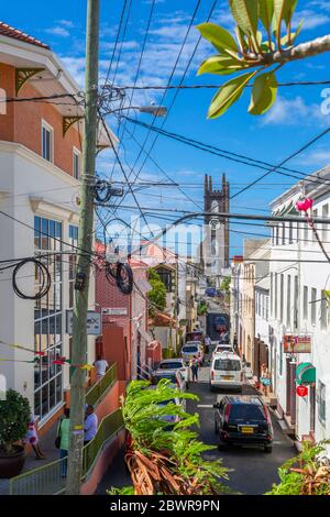 Blick auf die belebte Straße in St George's, Grenada, Windward Islands, Westindien, Karibik, Mittelamerika Stockfoto