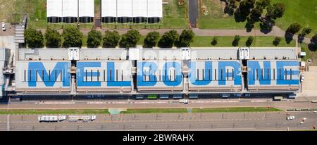 Melbourne Australien 4. Februar 2020 : Luftaufnahme der Gebäude auf der Albert Park F1 Grand Prix Strecke Stockfoto