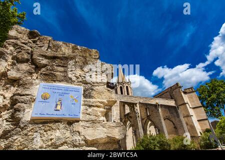 AVIGNON, FRANKREICH - 28. APRIL 2019: St Martial Temple in Avignon, Frankreich. Der Bau des Tempels wurde 1378 unter Kardinal Pierre de Cros. Stockfoto