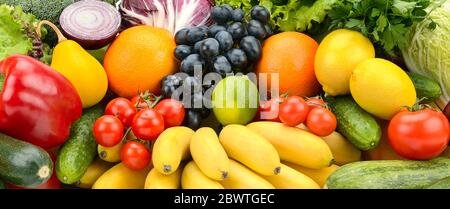 Verschiedene gesunde Früchte und Gemüse. Natürliche gesunde Ernährung Stockfoto