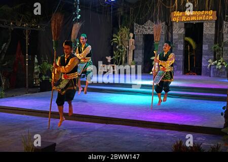 Kultur Show Tanz Yogya, Waroeng Raminten, Kaliurang, Yogyakarta, Indonesien Stockfoto