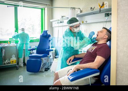 Mailand - COVID-19 für Einzelpersonen im Zentrum von IRCCS Multimedica in Sesto San Giovanni (Marco Passaro/Fotogramma, Mailand - 2020-06-03) p.s. la foto e' utilizabile nel rispetto del contesto in cui e' stata scattata, e senza intento diffamatorio del decoro delle persone rappentate Stockfoto