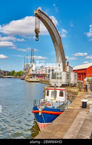 Das M Shed Museum in Bristol, England, befindet sich an der Prince's Wharf neben dem schwimmenden Hafen in einem Dock Transit Shed Stockfoto