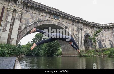 Joe Choong aus Großbritannien und dem Team GB trainieren im Fluss Avon unter Dundas Aqueduct während einer Trainingseinheit in Bath. Ausgabedatum: Mittwoch, 3. Juni 2020. Foto-Kredit sollte lauten: David Davies/PA Wire Stockfoto