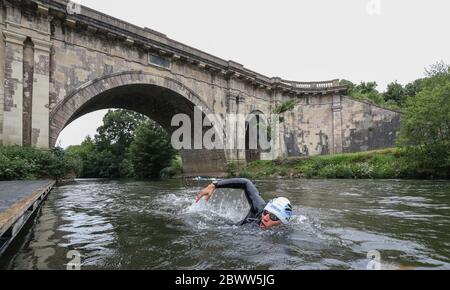 Joe Choong aus Großbritannien und dem Team GB trainieren im Fluss Avon unter Dundas Aqueduct während einer Trainingseinheit in Bath. Ausgabedatum: Mittwoch, 3. Juni 2020. Foto-Kredit sollte lauten: David Davies/PA Wire Stockfoto