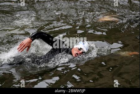 Joe Choong aus Großbritannien und dem Team GB trainieren im Fluss Avon unter Dundas Aqueduct während einer Trainingseinheit in Bath. Ausgabedatum: Mittwoch, 3. Juni 2020. Foto-Kredit sollte lauten: David Davies/PA Wire Stockfoto