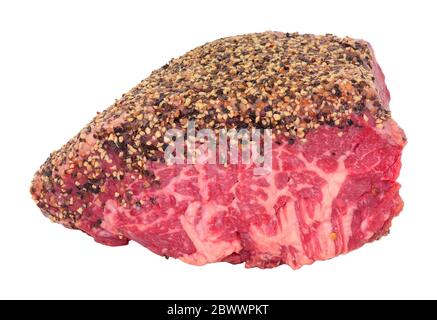 Roh Pfeffer und Salz bedeckt Rindfleisch Rumpel Joint auch als Picanha geschnitten und Sirloin Cap Fleisch auf einem weißen Hintergrund isoliert bekannt Stockfoto