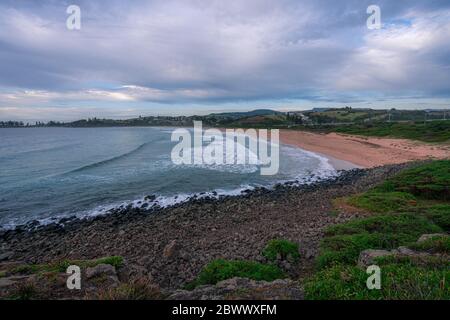 Sonnenaufgang in Bombo Headland, Australien Stockfoto