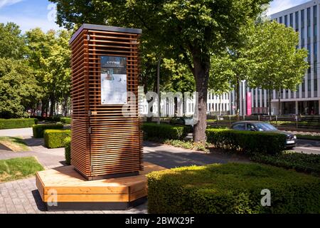 Der Biotech-Filter CityTree vor der Telekom-Zentrale in der Friedrich-Ebert-Allee. Es nutzt Moos, um Schadstoffe aus der Luft, Bonn, Nord zu filtern Stockfoto