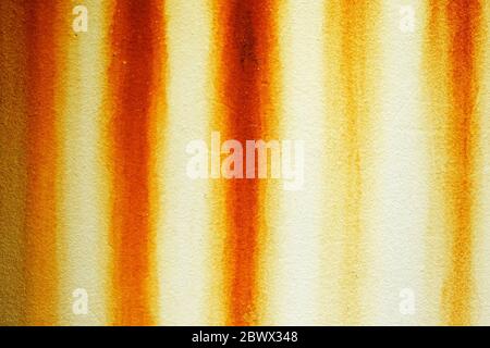 Rostige Wasserflecken auf dem Wandhintergrund. Stockfoto