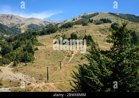 Sessellift im Sommer. Bariloche, Argentinien. Stockfoto