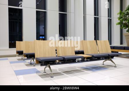 Sitzplätze am Flughafen New Chitose. Stockfoto