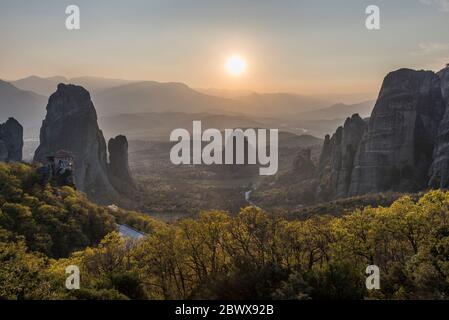 Sonnenuntergang in Meteora Griechenland Stockfoto