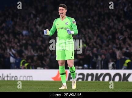 LONDON, ENGLAND - 18. APRIL 2019: Kepa Arrizabalaga aus Chelsea reagiert nach einem Tor, das seine Mannschaft während der zweiten Etappe des UEFA Europa League Quarter-Finals 2018/19 zwischen Chelsea FC (England) und SK Slavia Praha (Tschechische Republik) an der Stamford Bridge erzielte. Stockfoto