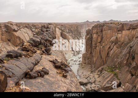 Ein Aussichtspunkt, bekannt als Arrow Point, in der Orange River Gorge im Augrabies National Park, Northern Cape, Südafrika Stockfoto