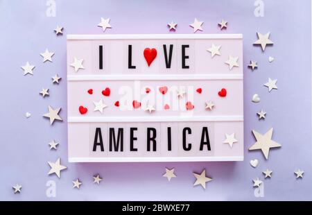 America love-Logo. Ich liebe Amerika geschrieben in Leuchtkasten Happy Independence Day der Vereinigten Staaten Stockfoto