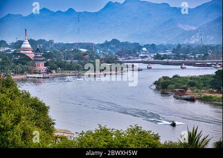 Landschaft von Kanchanaburi mit dem Fluss Kwai in Thailand Stockfoto