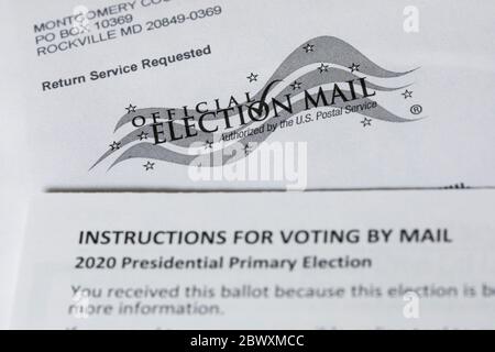 Ein arrangierte Foto eines Maryland Absentee Mail-in Stimmzettel für die 2020 Democratic Presidential Primary Election. Stockfoto