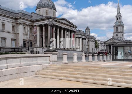 National Gallery und Trafalgar Square, London, Großbritannien - während der COVID-19 Pandemie leer Stockfoto